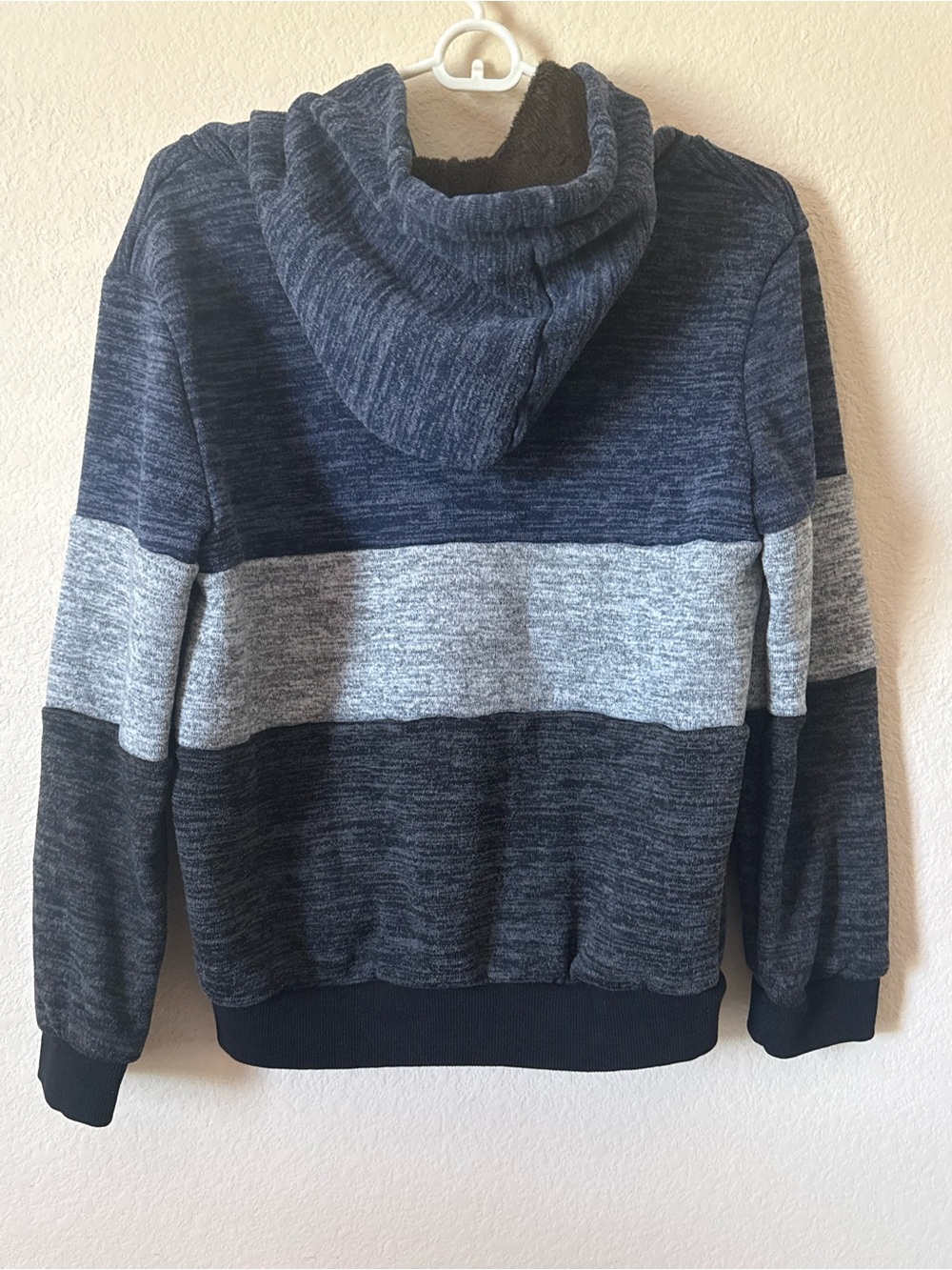 Boys Blue/Gray Striped Pullover Hoodie w/ Pockets Long Sleeve Size S/M